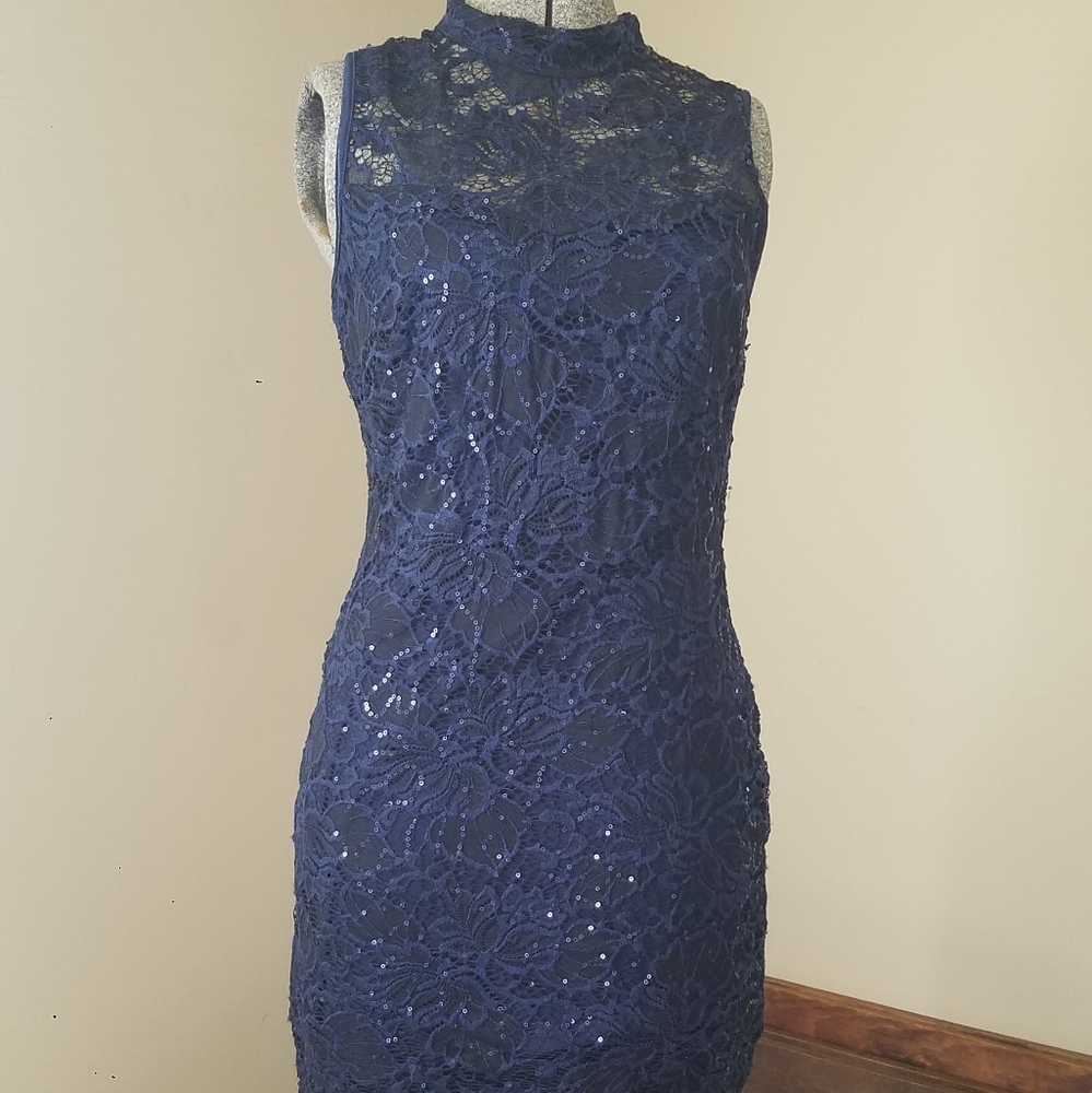 Gorgeous party dress.